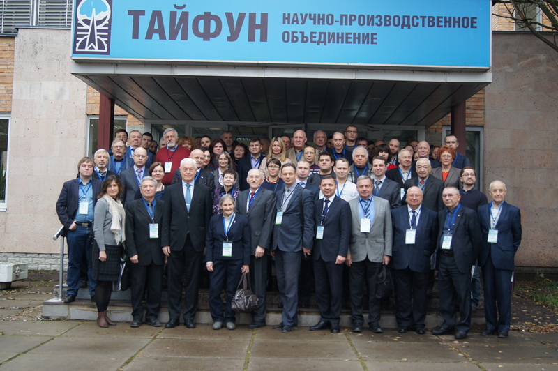Групповое фото участников Второй научно-практической конференция «Современные информационные технологии в гидрометеорологии и смежных с ней областях»