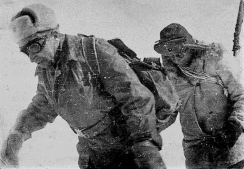 Восхождение А. Гусева и В.Кухтина на вершину Эльбруса, 1943 г.