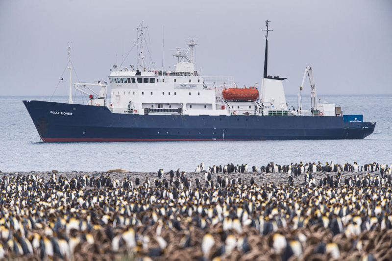 Круизное судно Polar Pioneer