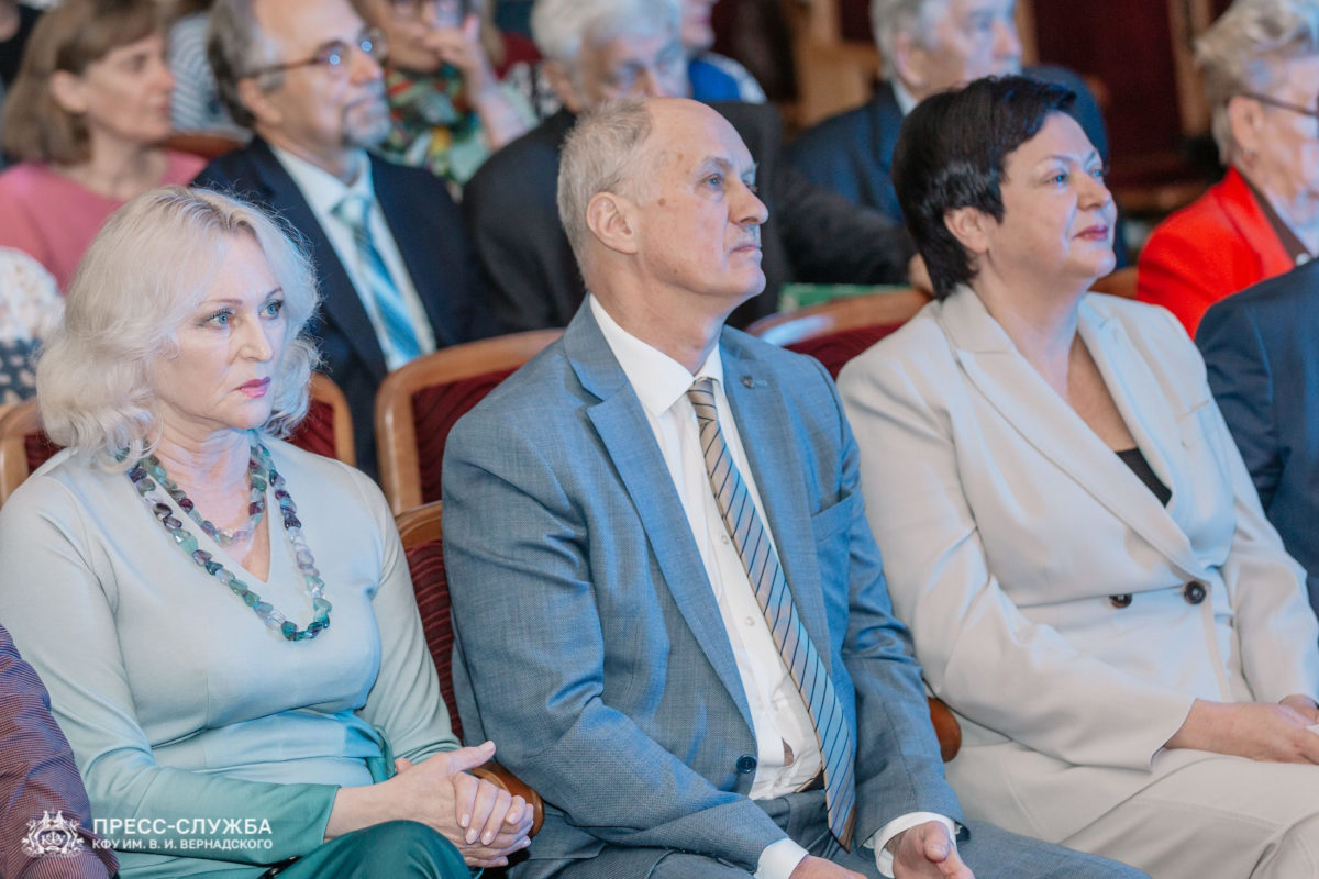 МГИ принял участие в в торжествах, посвященных 90-летию географического факультета КФУ